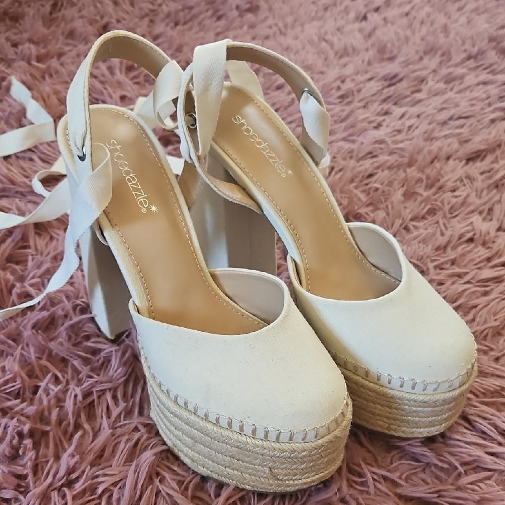 Shoe Dazzle Cream Espadrille Platform Sandals